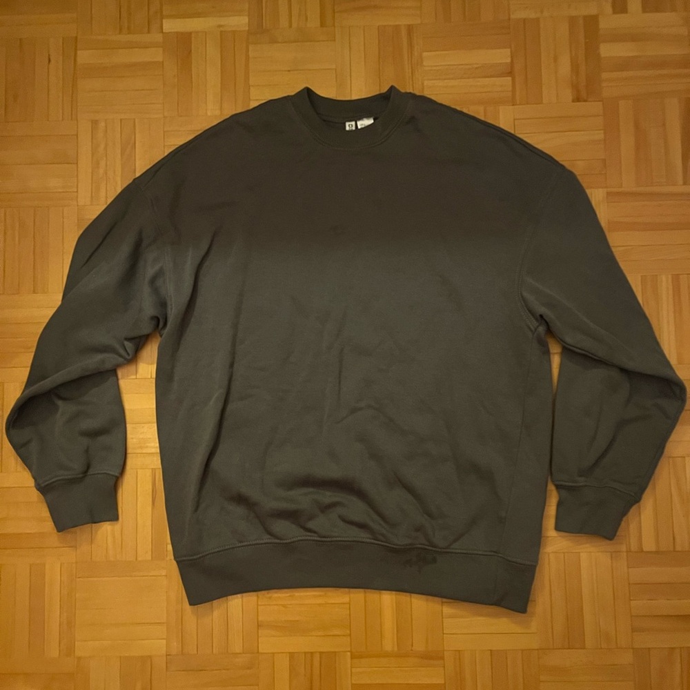 H&M Women's Dark Gray Crewneck Sweater (Size S)